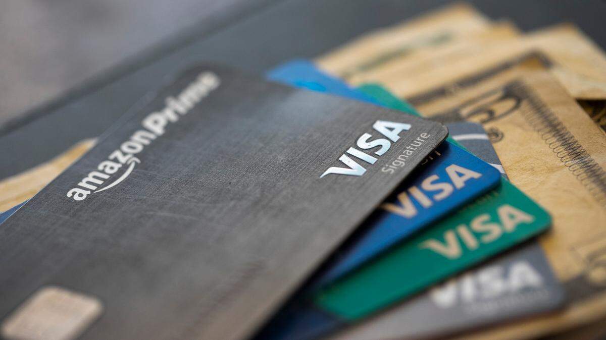 A driver stole credit cards and wallets from the bodies of dead people he transported to the morgue, New Jersey officials say. He was arrested after using them.