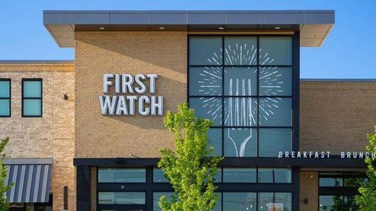The popular breakfast chain First Watch has opened a new location in Miami.