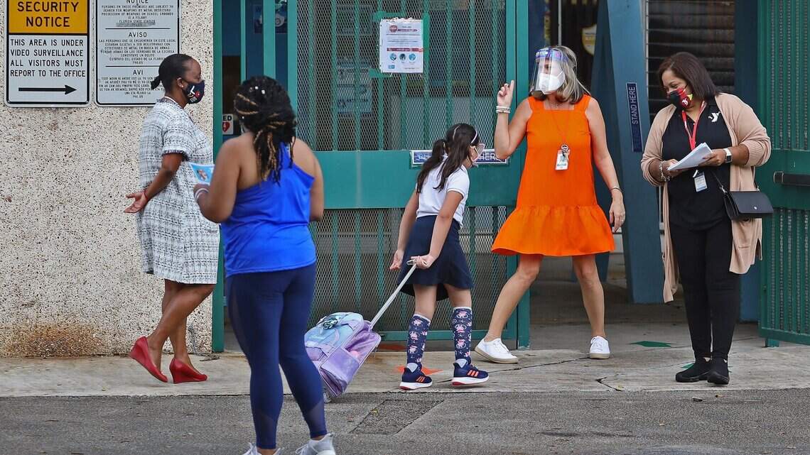 At Miami-Dade School Board meeting, parents and  educators plead for clarity over COVID rules