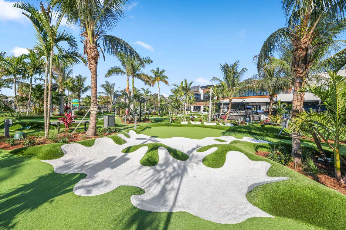 Swing into the weekend at PopStroke where you’ll find mini-golf, games and good vibes all around.