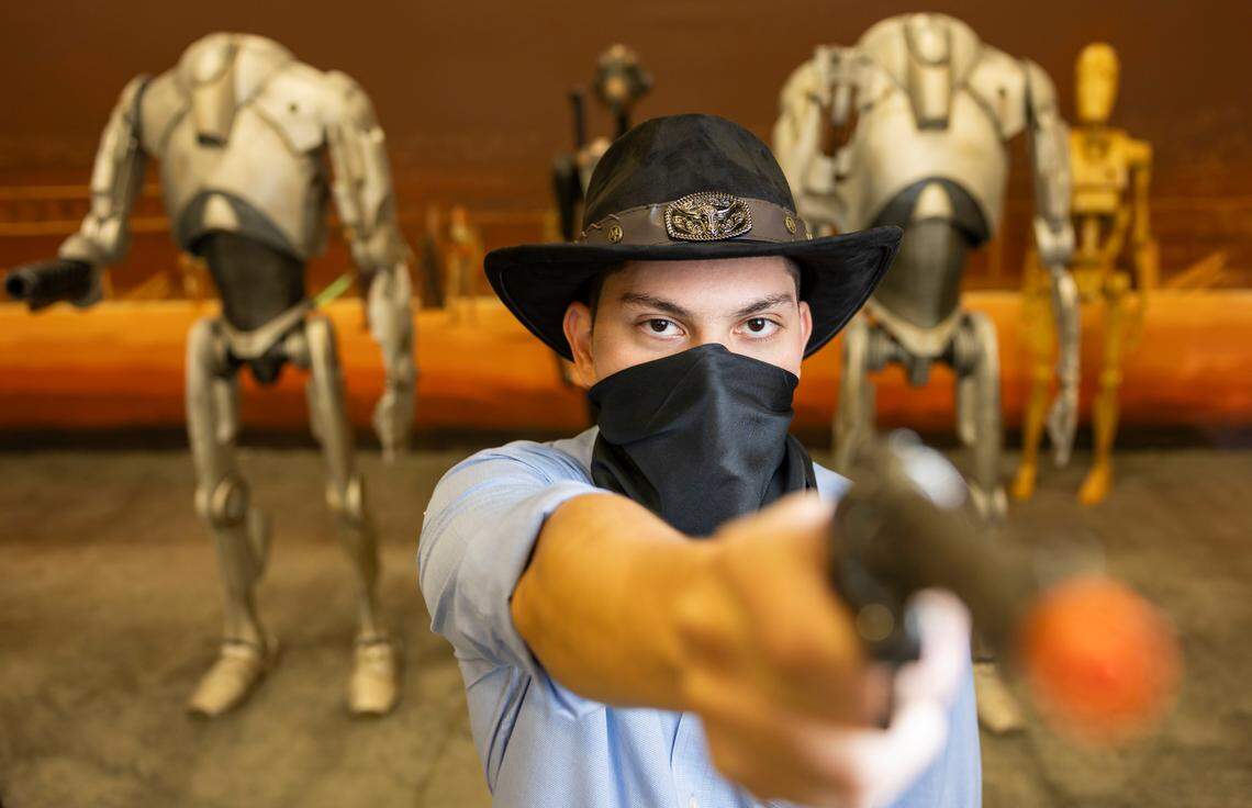 Mateo Pemberty cosplays as Arthur Morgan from 'Red Dead Redemption 2.'