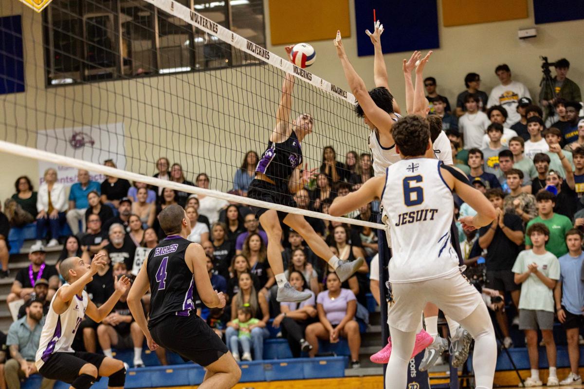 Southwest outside hitter JuanMarco Diaz (22) spikes the ball toward Belen players during the men’s volleyball regional final on Tuesday, May 14, 2024, in Miami, Fla.