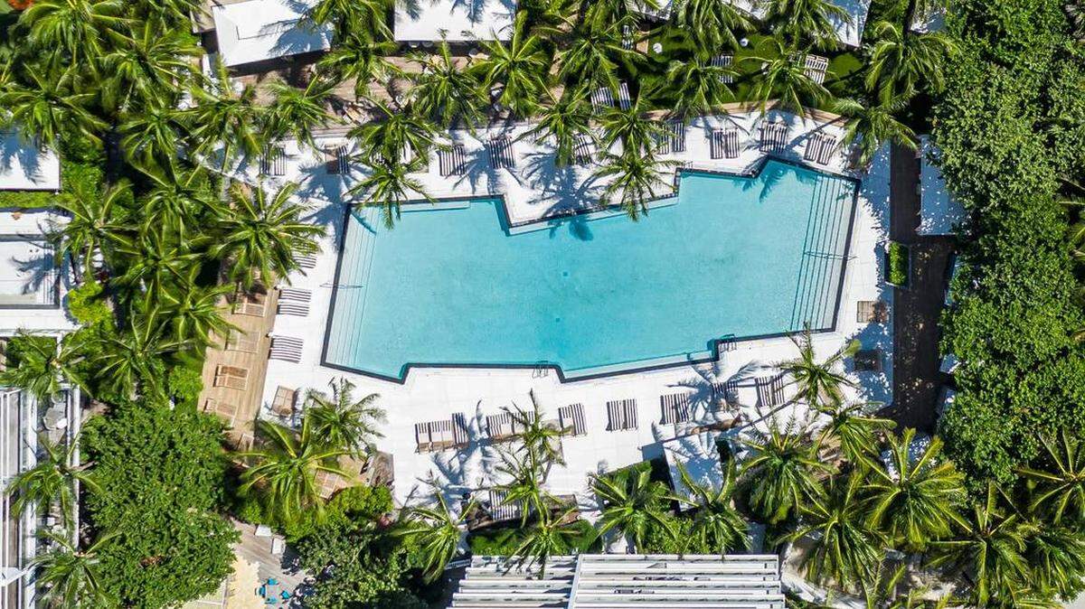 La alberca del hotel W South Beach, en Miami Beach.