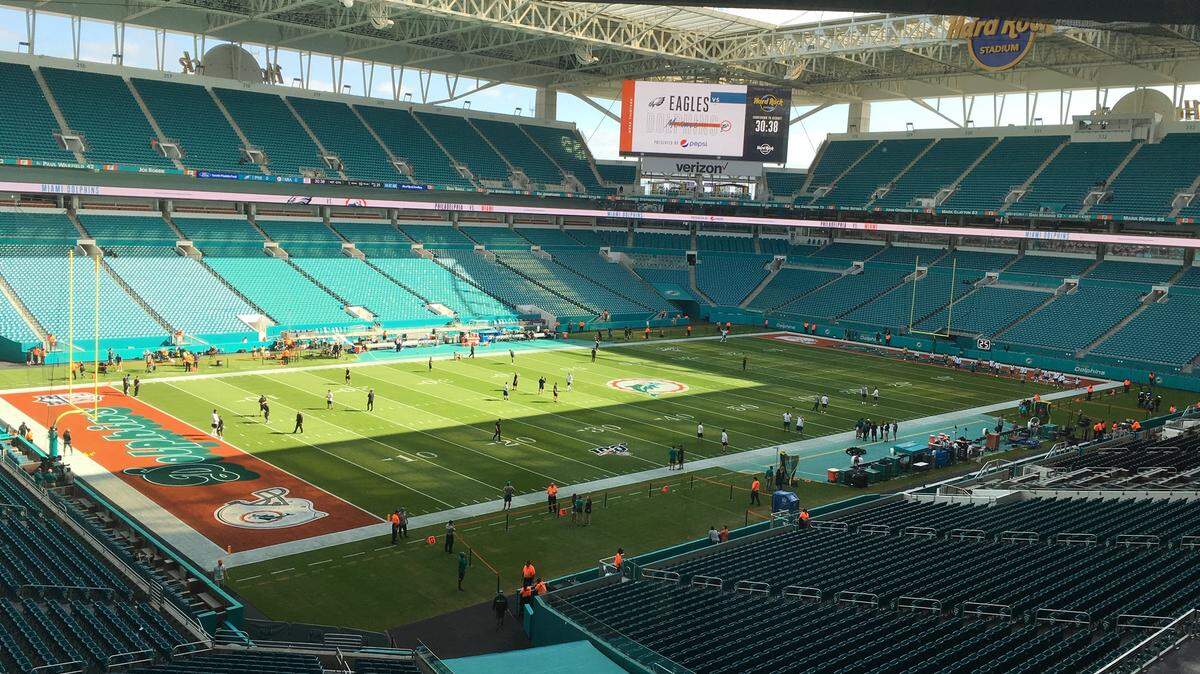 The Dolphins will wear their retro colors for Sunday’s game against the Eagles. Will they have a throwback performance as well?
