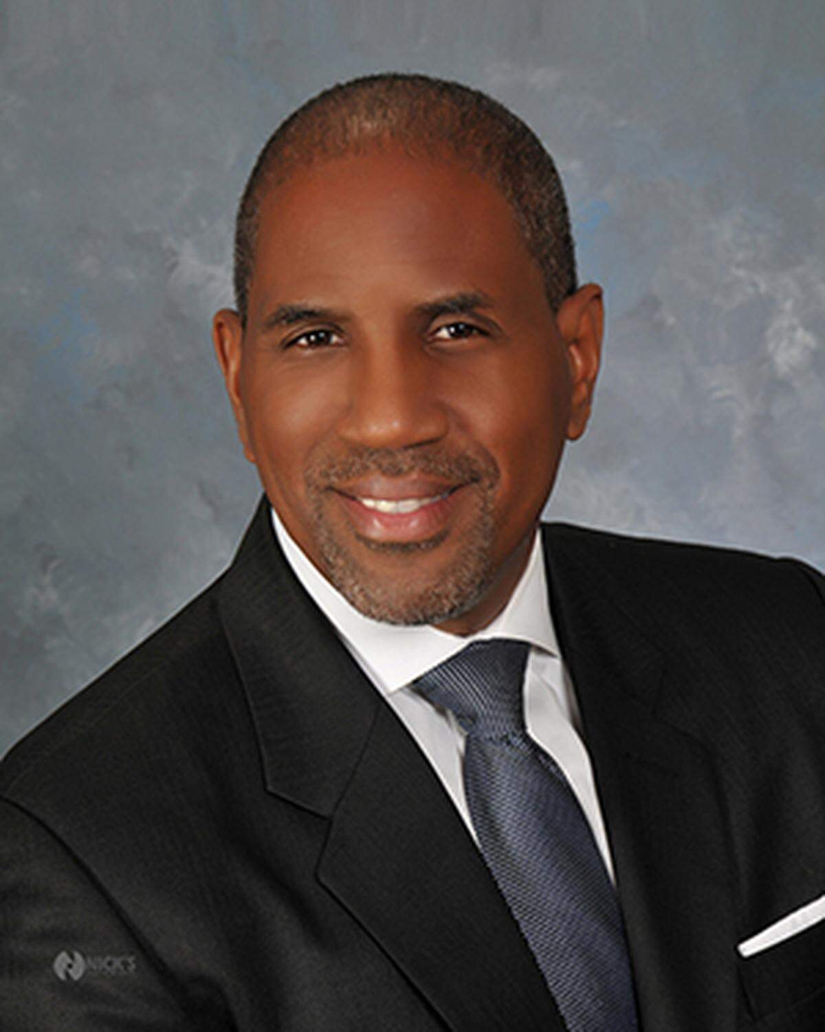 Doctor Steve Gallon III, vicepresidente, Distrito 1