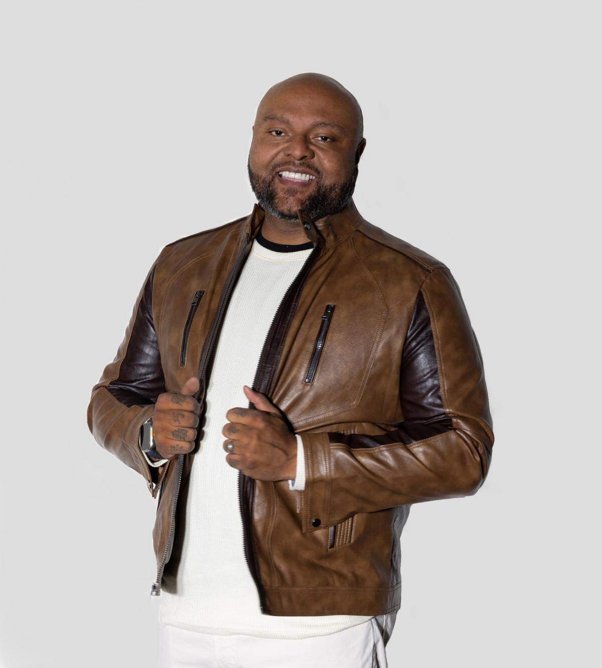 Damon Elliott serves as an executive producer of “HITS! The Musical” with his mother, Dionne Warwick. The musical plays The Parker in Fort Lauderdale on April 1, 2023.