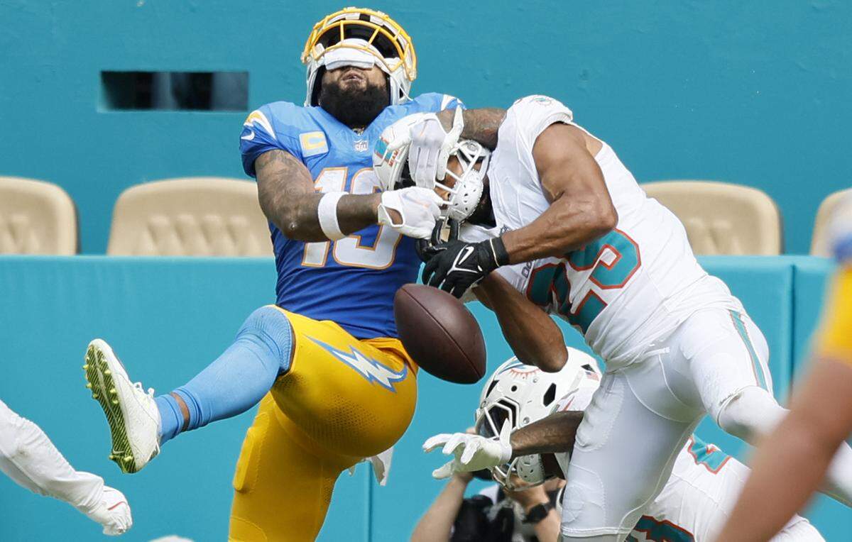 Miami Dolphins free safety Minkah Fitzpatrick (29) breaks up a pass intended for Los Angeles Chargers wide receiver Keenan Allen (13) during the second half of their NFL football game at Hard Rock Stadium in Miami Gardens, FL, on Sunday, October 12, 2025. 