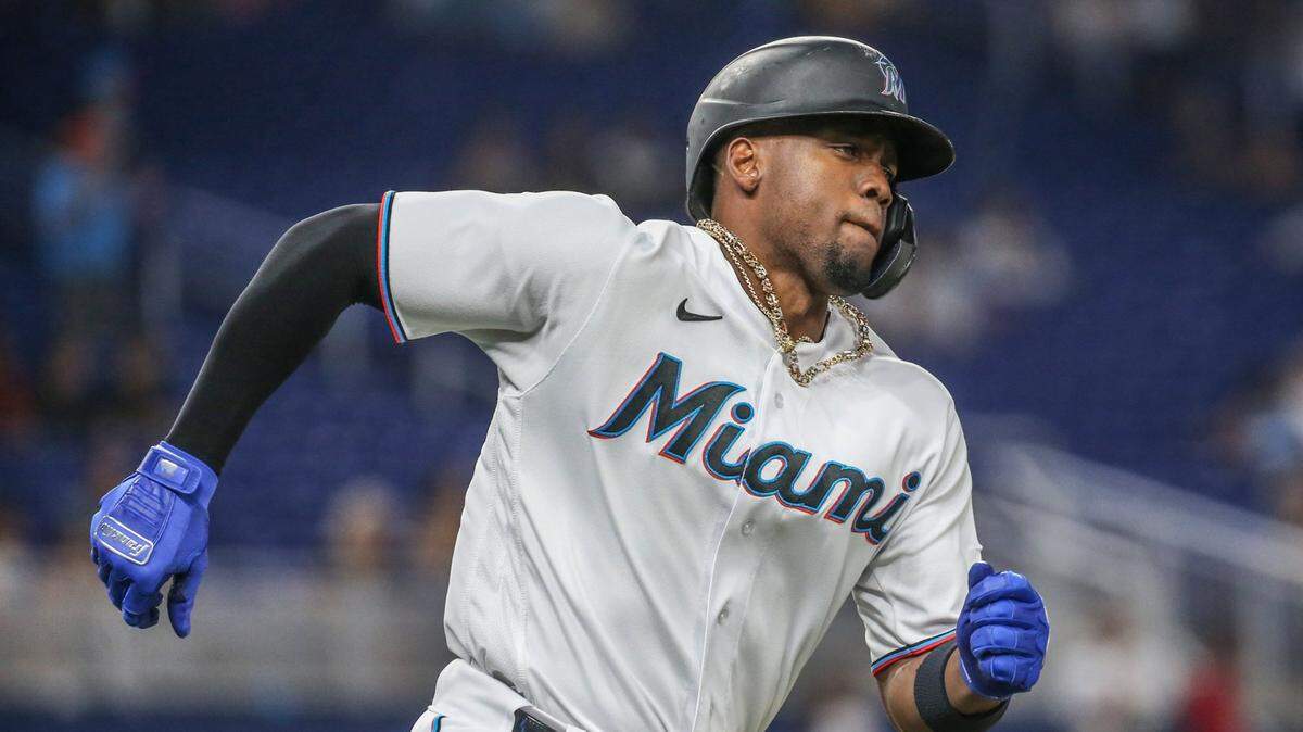 Miami Marlins right fielder Jorge Soler (12) runs towards first base after hitting a double in the third inning against the Washington Nationals at loanDepot park in Miami on Tuesday, June 7, 2022.