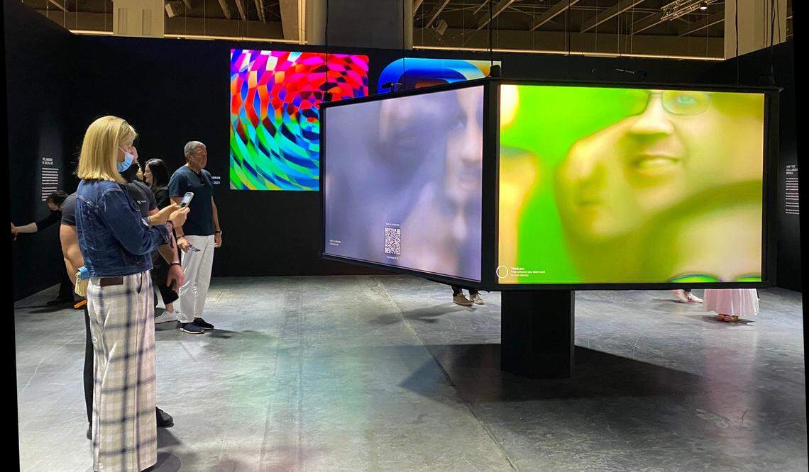 Art Basel Miami Beach 2021 featured a presentation of NFTs by the Tezos platform.