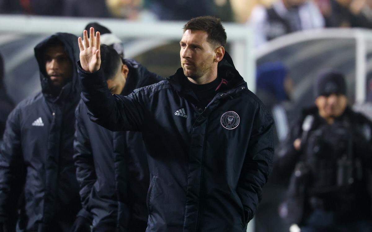 Jan 22, 2024; Dallas, TX, USA; Inter Miami forward Lionel Messi (10) waves to fans during the second half against FC Dallas at Cotton Bowl Stadium. Mandatory Credit: Kevin Jairaj-USA TODAY Sports