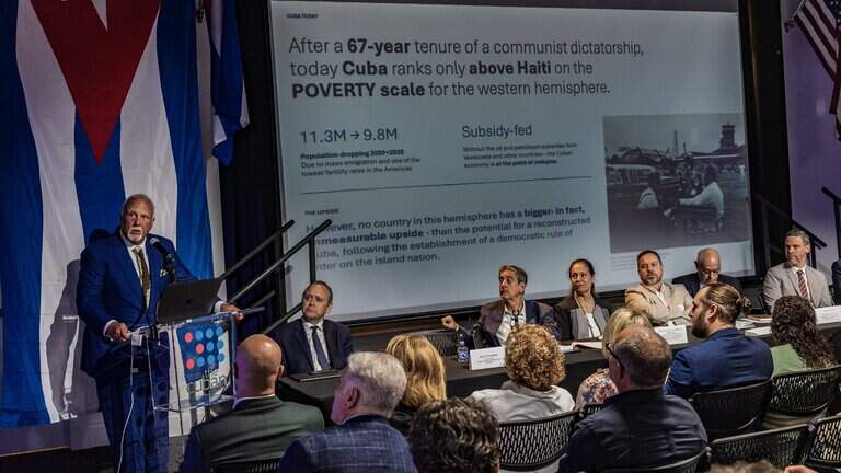 Expertos proponen formas de ayudar a la economía cubana en la era poscomunista