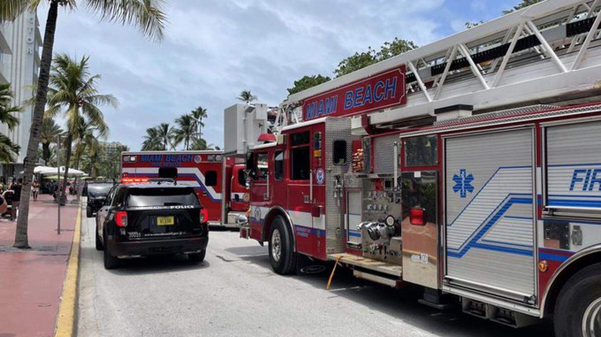 Miami Beach police detectives are investigating after two men were found dead inside a hotel room at The Villa Casa Casuarina, formerly the Versace mansion.