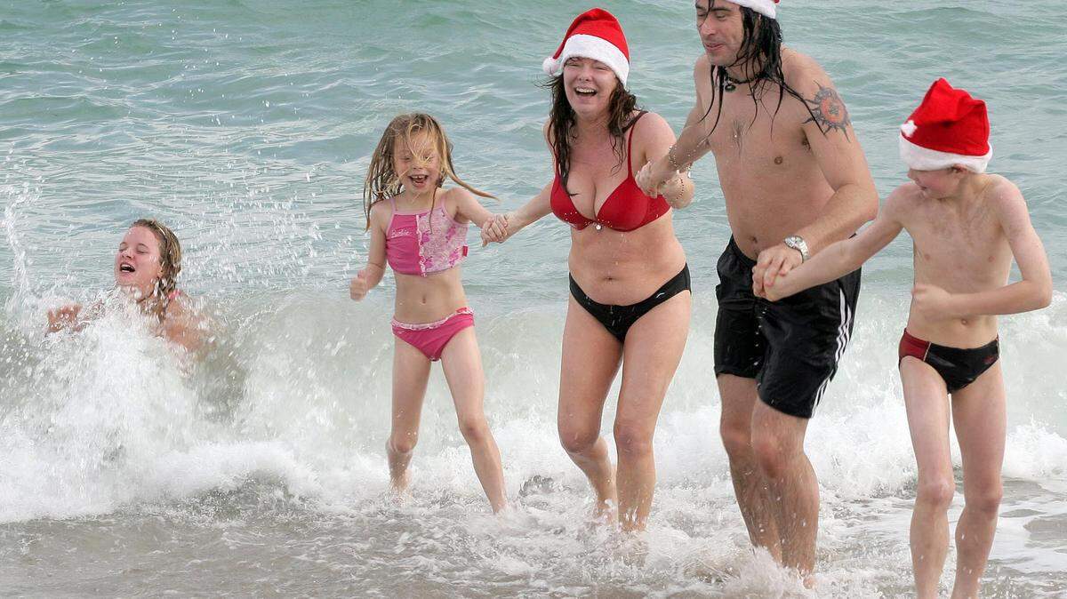 Christmas and Christmas Eve 2019 are expected to be dry and sunny.