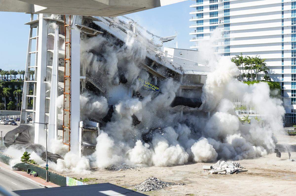 The skeleton of the South Shore Hospital during its demolition at the corner of Sixth Street and Alton Road in Miami Beach, FL, on Tuesday, April 16, 2019.