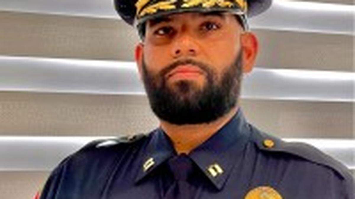 The Miami-Dade State Attorney’s Office dropped a battery charge against suspended Opa-locka police sergeant Sergio Perez Tuesday, on the morning his trial was to begin, when his attorney produced evidence that contradicted the alleged victim’s statements. Perez had been charged with using his Taser on another officer.