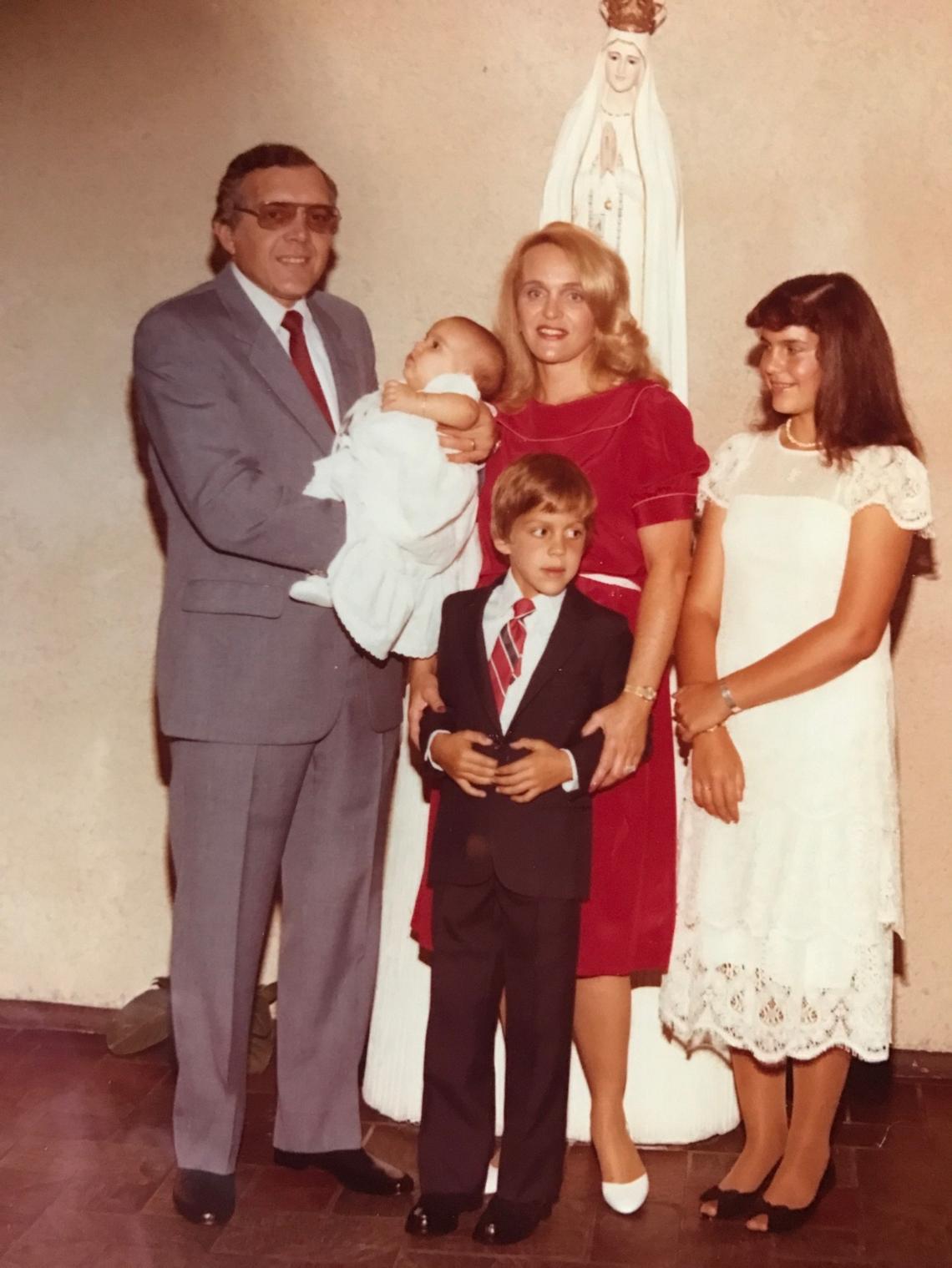 Photo of the Hantman family from 1982 shows (left to right) Arnold Hantman carrying infant Phalyn Geber, young Michael Hantman in front of mother Perla, with Claudia Arko to her right.