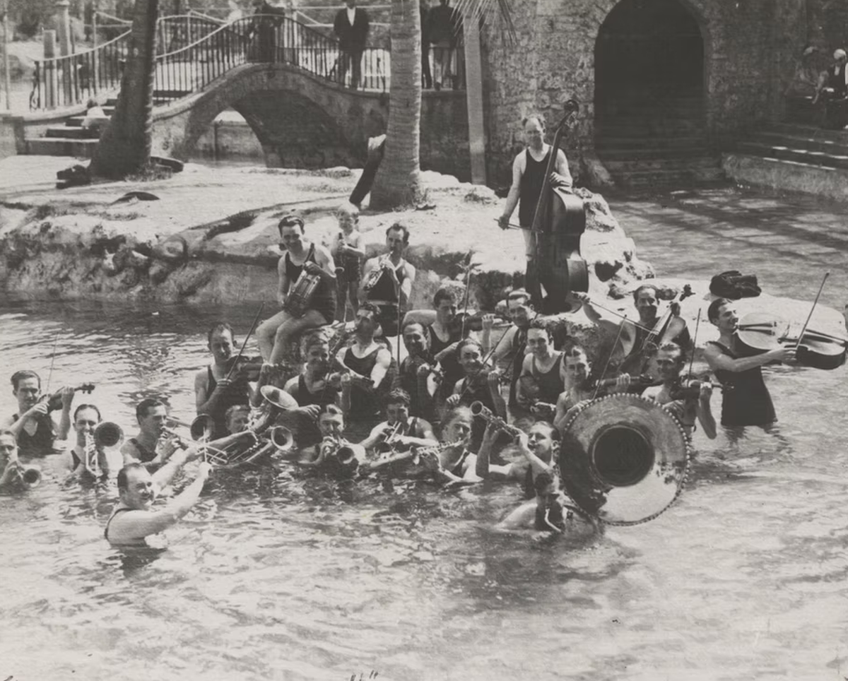 A photo of the Paul Whiteman Orchestra playing at the Venetian Pool in 1925.