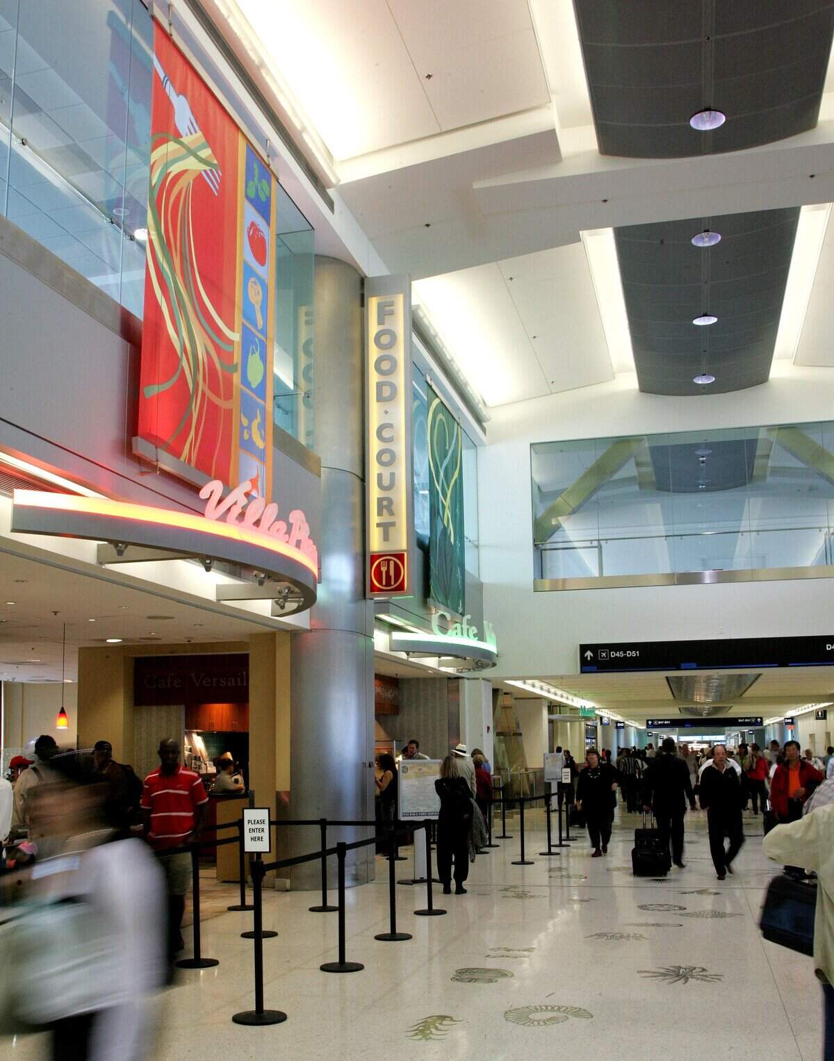 In 2007, some of the new food options in the recently built and functioning part of the D extention of the Miami airport.