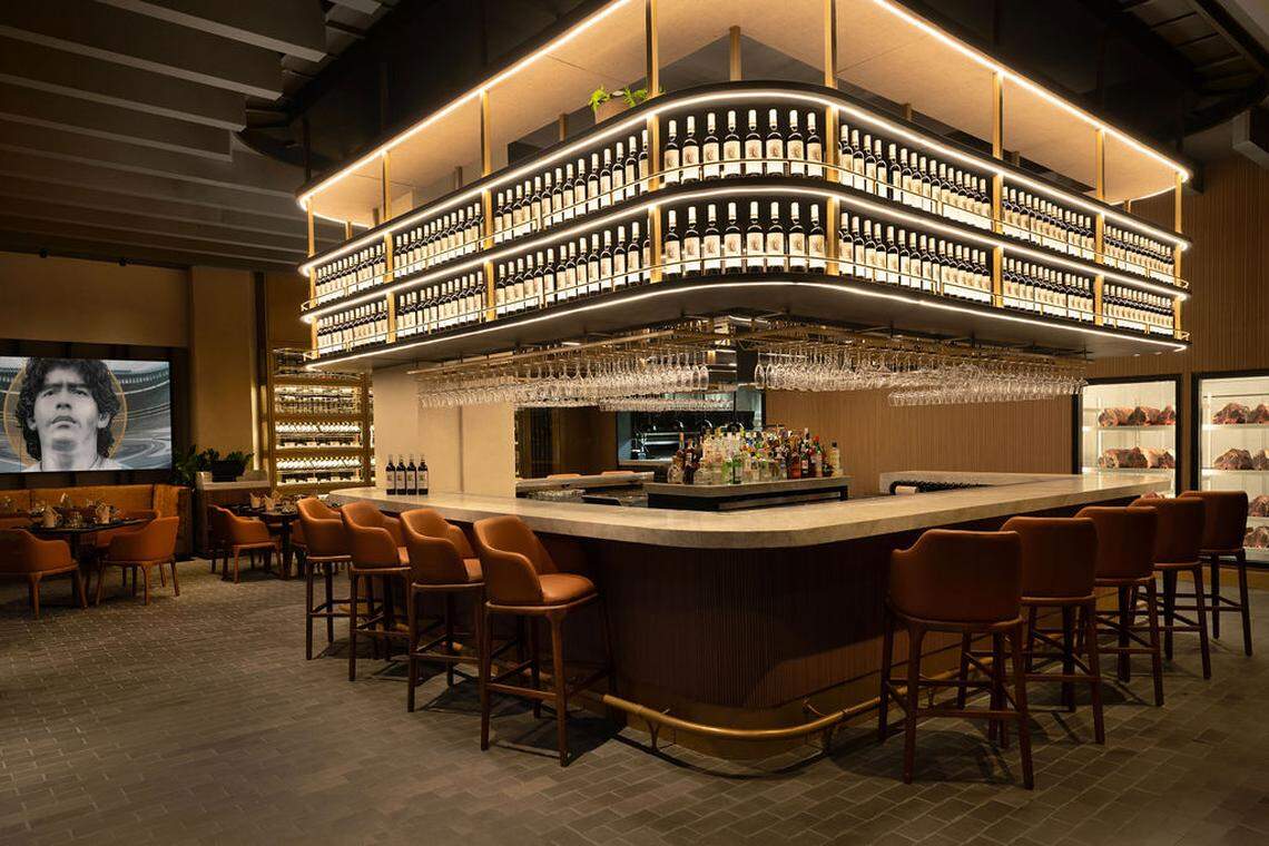 The bar at 1986 Steakhouse.