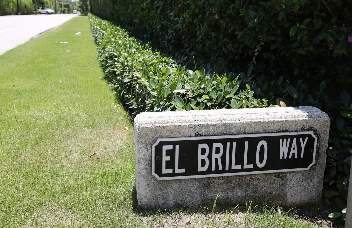 La mansión frente al agua de Jeffrey Epstein en El Brillo Way, cerca de la carretera A1A, en el municipio de Palm Beach, Florida.