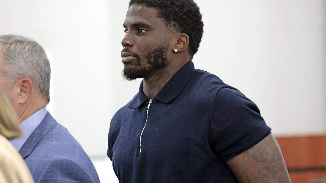 Tyreek Hill agrees to settle case with influencer who claimed he broke her leg
