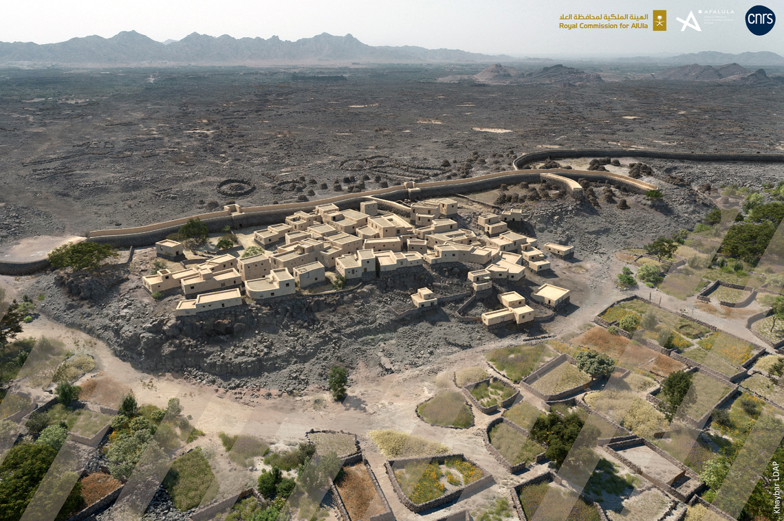 A digital reconstruction of the site shows the protective wall and the various sectors.