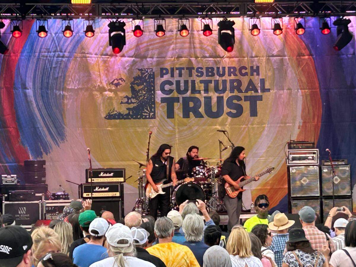 Los Lonely Boys 
