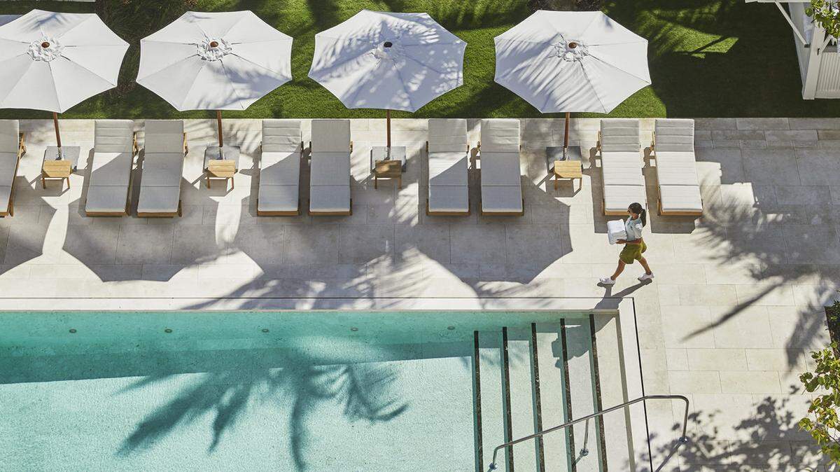 The Four Seasons Hotel at The Surf Club stands out as one of Miami’s most glamorous and historic resorts.