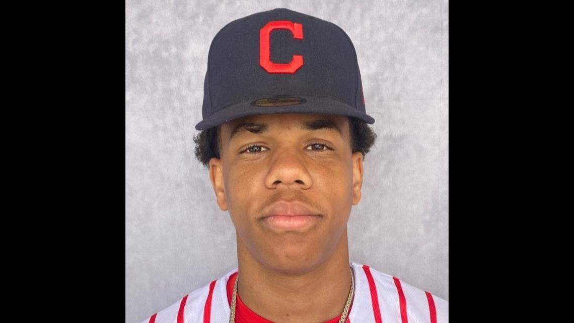 Champagnat switch pitcher Jurrangelo Cijntje