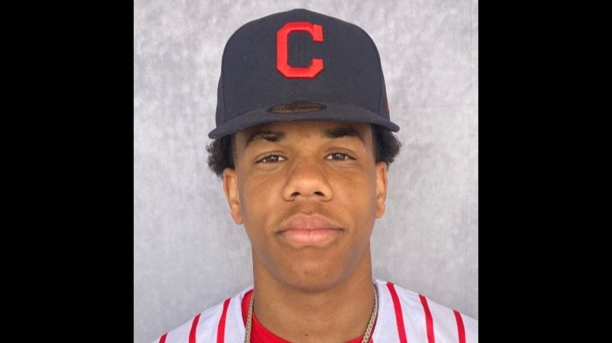Champagnat switch pitcher Jurrangelo Cijntje