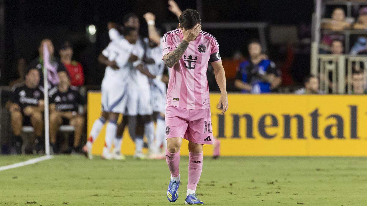 Inter Miami forward Lionel Messi (10) reacts after the Chicago Fire scored a goal in the first half of their MLS match at Chase Stadium on Tuesday, Sept. 30, 2025, in Fort Lauderdale, Fla.