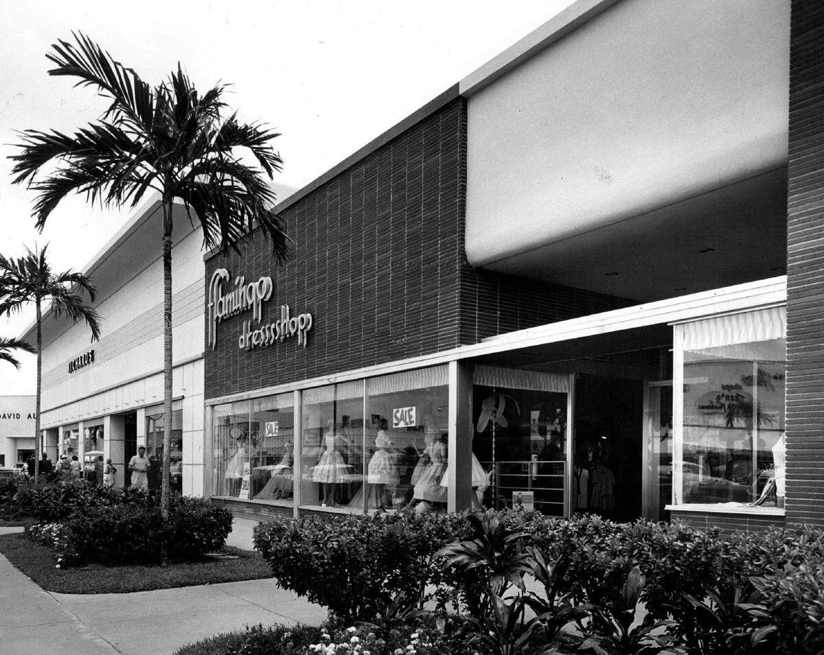 Storefronts along Lincoln Road.