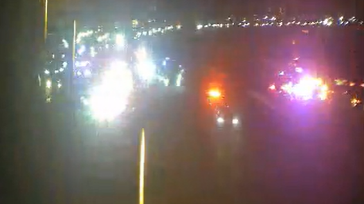 A major crash shut down all southbound lanes of the Sawgrass Expressway in Northwest Broward County on Sunday night, according to authorities.