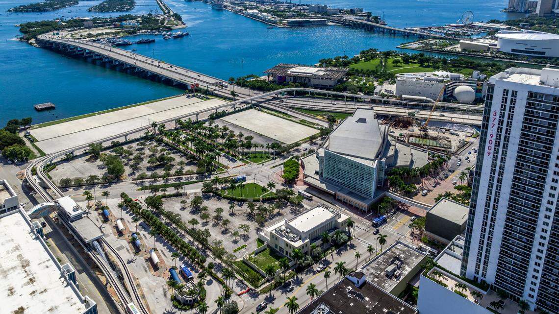 A mostly vacant 15.5-acre parcel on Biscayne Bay, formerly home to the Miami Herald building, could fetch over $1 billion after being put up for sale by Malaysian casino giant Genting. The firm once planned a gambling resort on the site. The property abuts the MacArthur Causeway and Arsht Center for the Performing Arts’ Knight Concert Hall, and includes the historic, low-rise Shrine Building, at center.