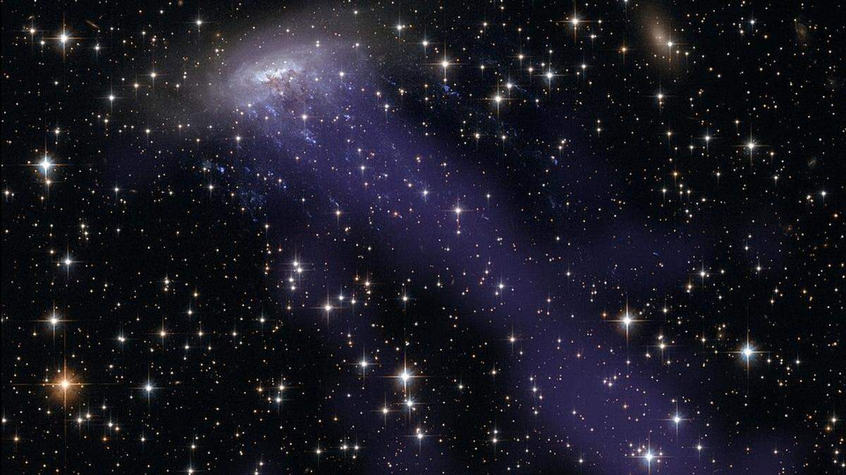 jellyfish galaxy hubble space telescope