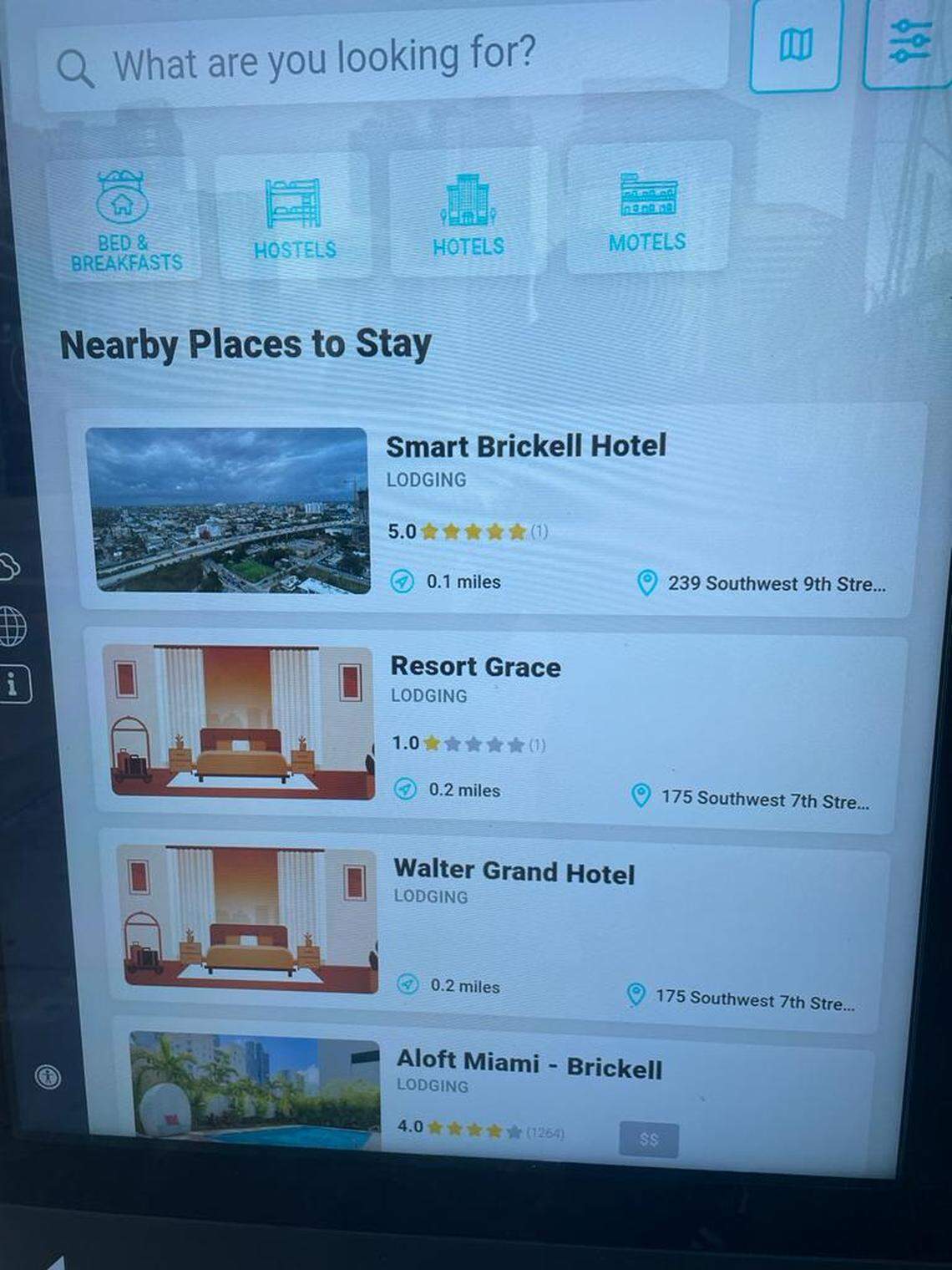 Do you need a hotel to stay for the night in Miami? Select the “places to stay” option in one of the dozens of interactive kiosks installed across Miami to find the best alternative for you.