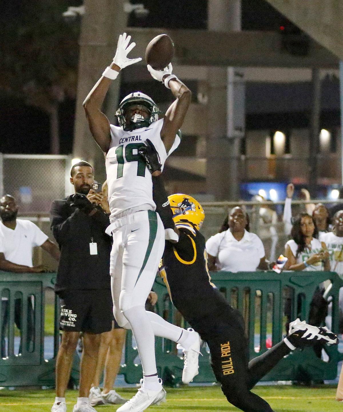 Miami Central Rockets wide receiver Sean Thompson (19) tries to catch a pass during football game against Northwestern Bulls on Friday, October 4, 2024 at Traz Powell Stadium in Miami. Andrew Uloza / for Miami Herald