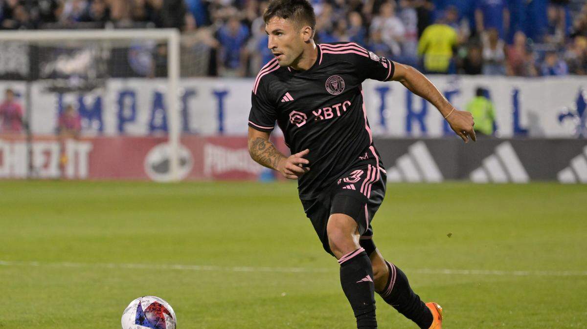 May 27, 2023; Montreal, Quebec, CAN; Inter Miami defender Franco Negri (33) runs with ball at Stade Saputo. Mandatory Credit: Eric Bolte-USA TODAY Sports