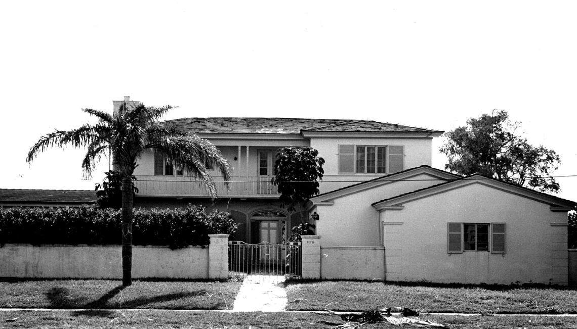The Dowling Estate on Bay Drive in Normandy Isle in 1958.