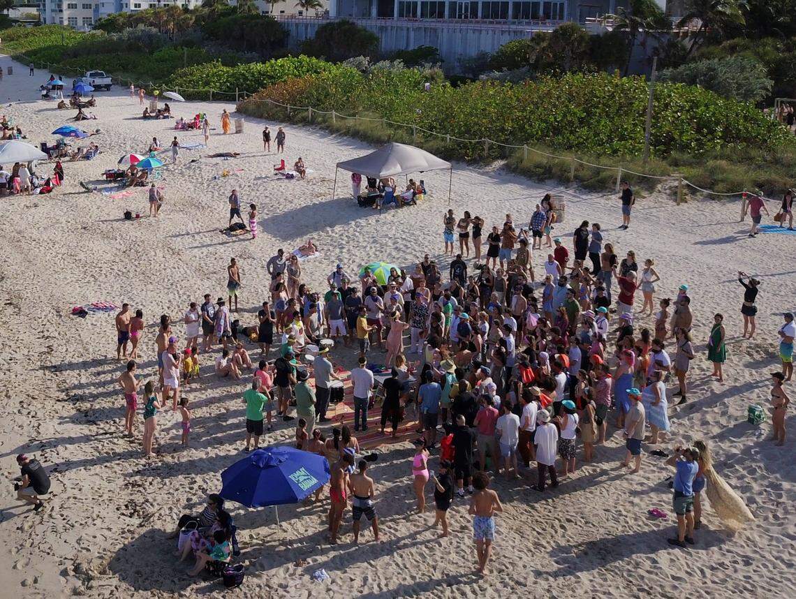 Singer Magda Giannikou, leads audience members in “A Capella by the Sea,” a beloved staple of the GroundUP experience. (Photo courtesy of GroundUP Music)