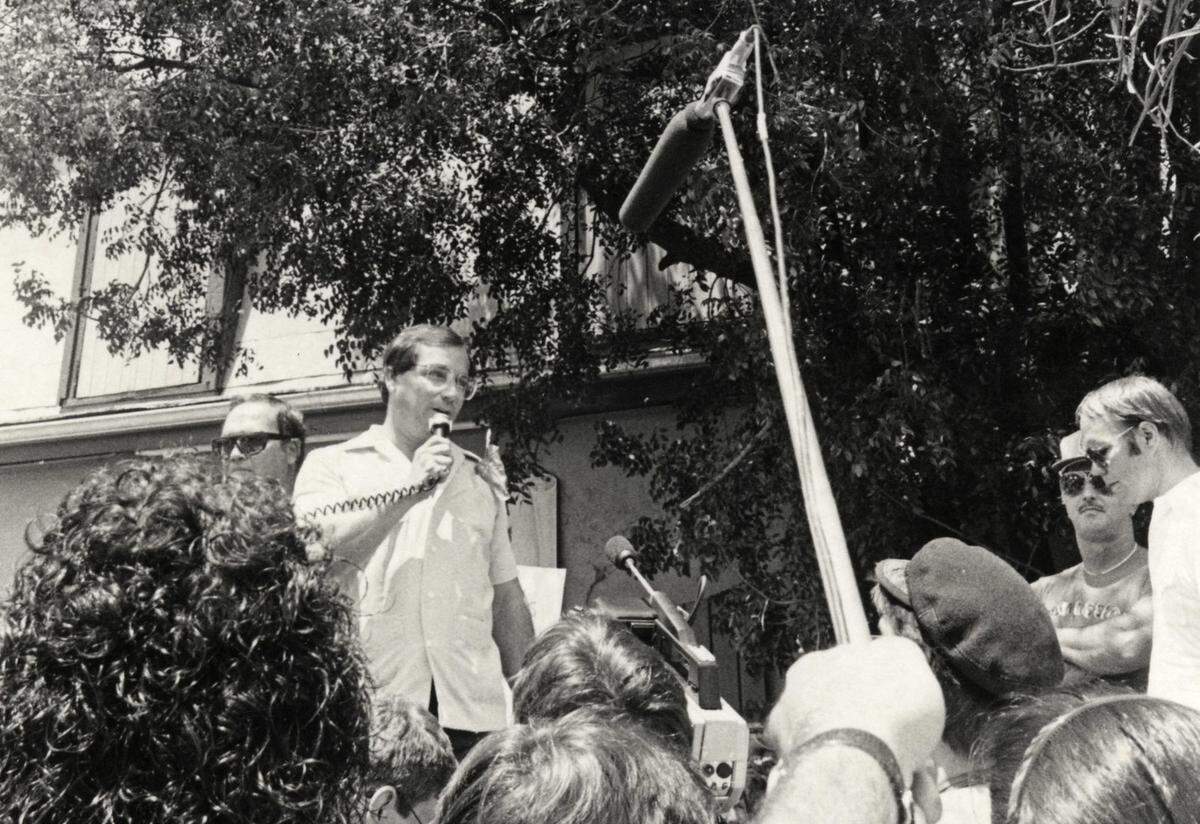 Dennis Wardlow speaks at the founding of the “Conch Republic” on April 23, 1982.