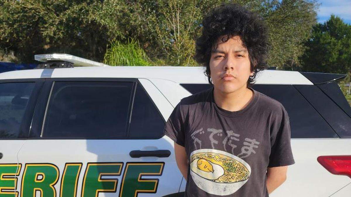 Jonathan Hernandez faces over 1,100 charges of child porn possession and Highlands County deputies have dubbed his collection the largest they’ve seen.