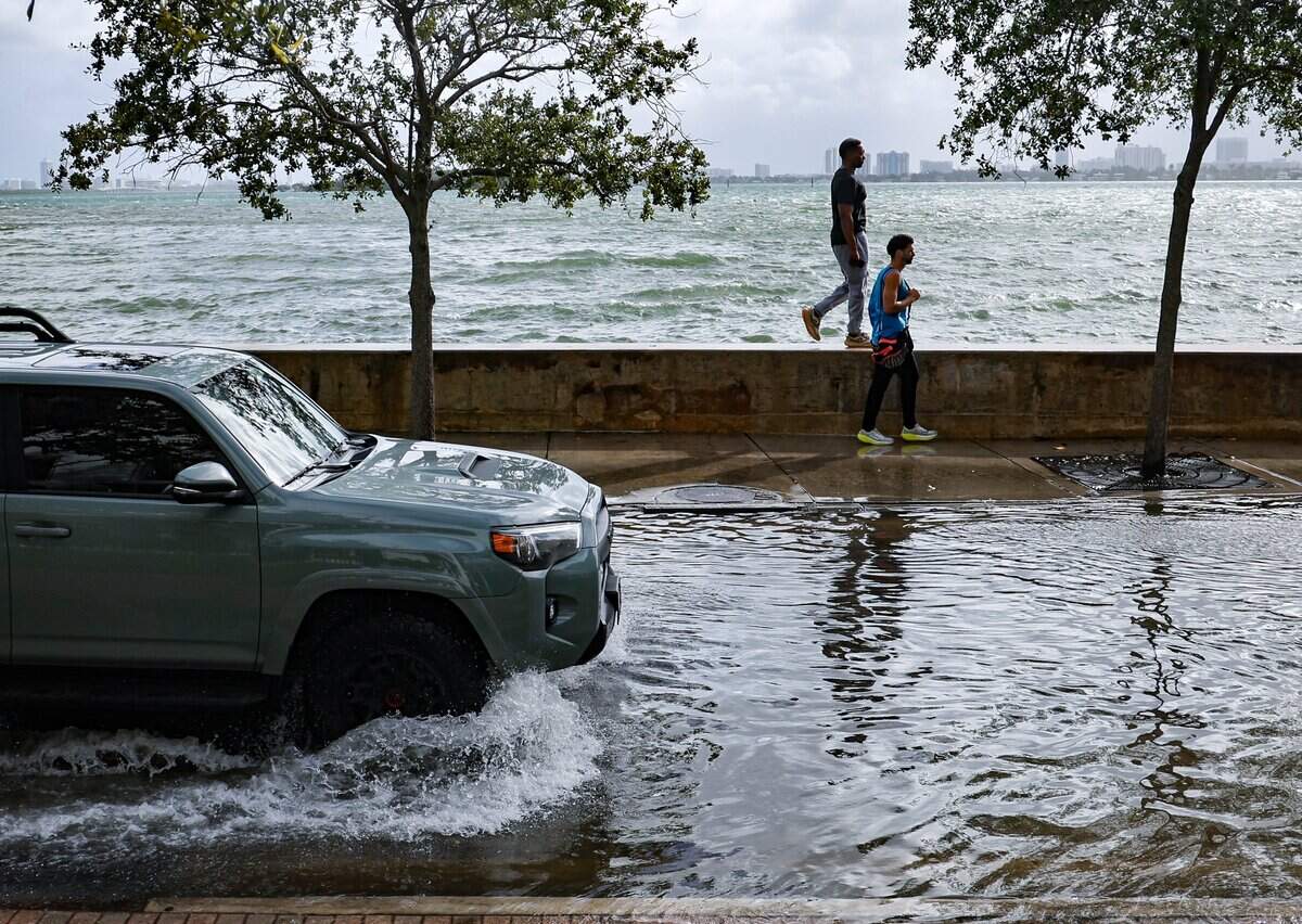 Rising tides cause morning flooding in Miami neighborhoods | Miami Herald