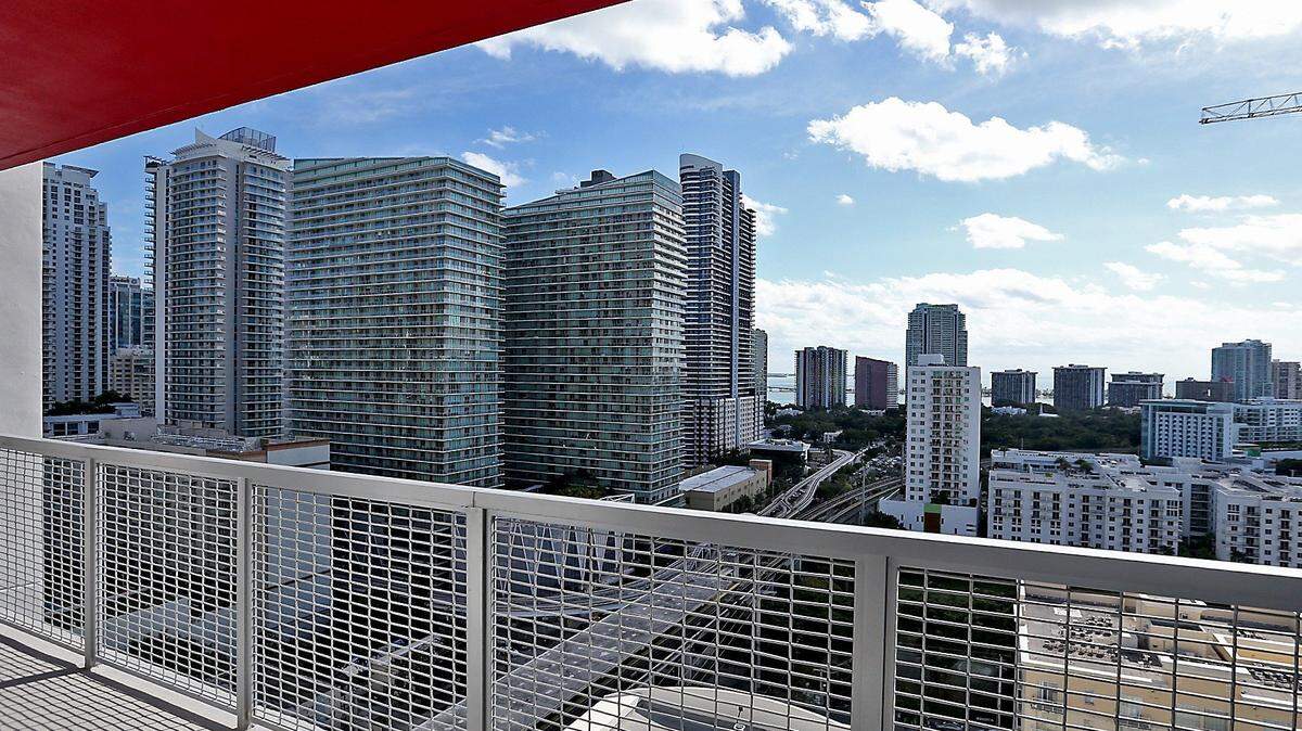 A view from a one-bedroom unit in Brickell View Terrace at 117 Southwest 10th Street in 2017.