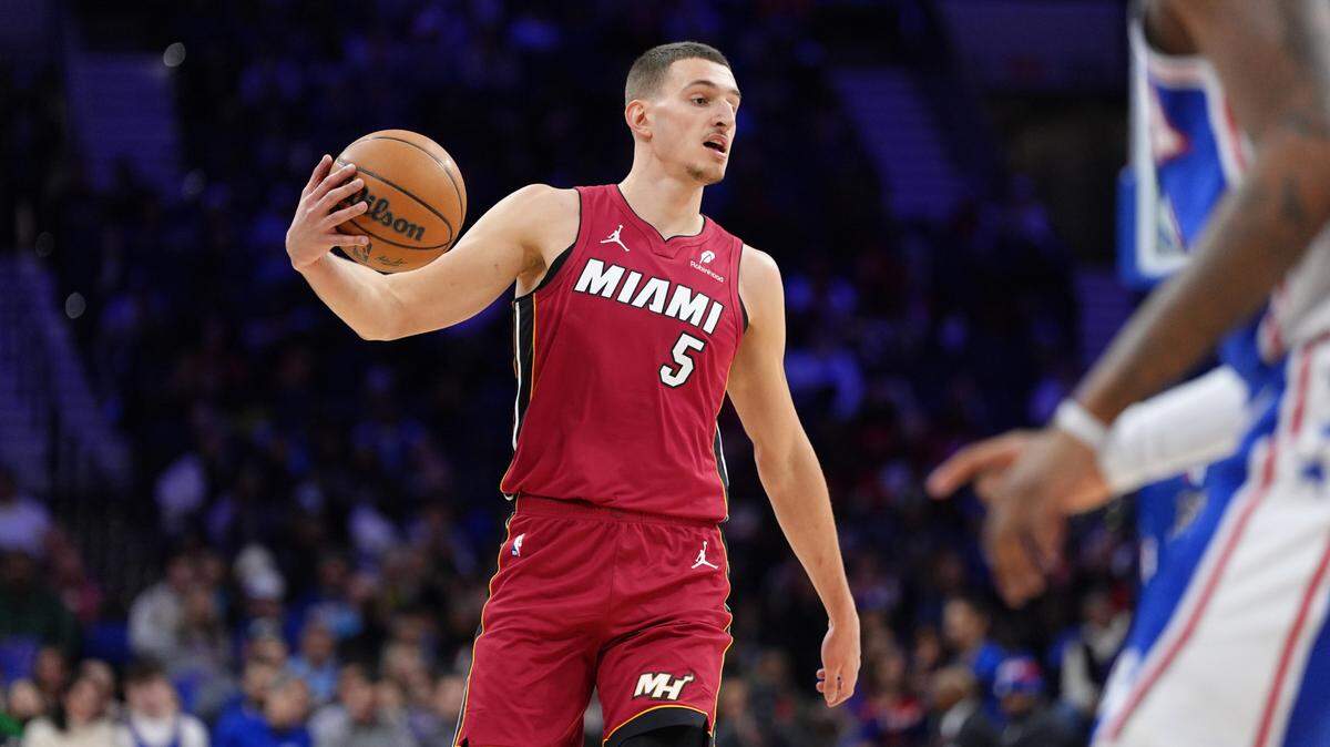 Miami Heat forward Nikola Jovic (5) controls the ball against the Philadelphia 76ers in the second quarter at Wells Fargo Center.