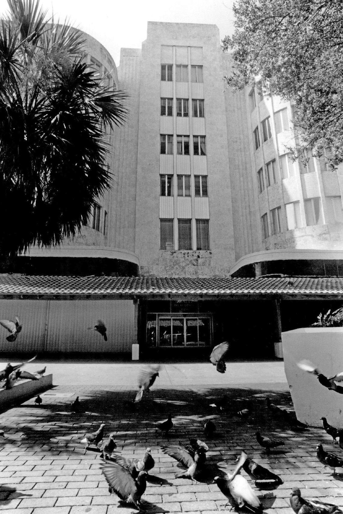 Lincoln Road Mall in 1993. The landmark building once housed Woolworth and Barnett Bank.