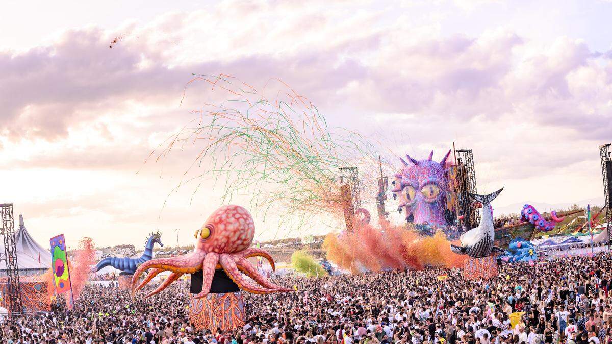 During Miami Music Week, the interactive Elrow party comes to Factory Town in Hialeah. The event is one of more than 100 parties happening around Miami. Photo courtesy of Elrow.