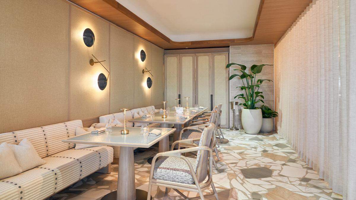 You’re sure to find elegance around every corner at Four Seasons Hotel & Residences Fort Lauderdale.