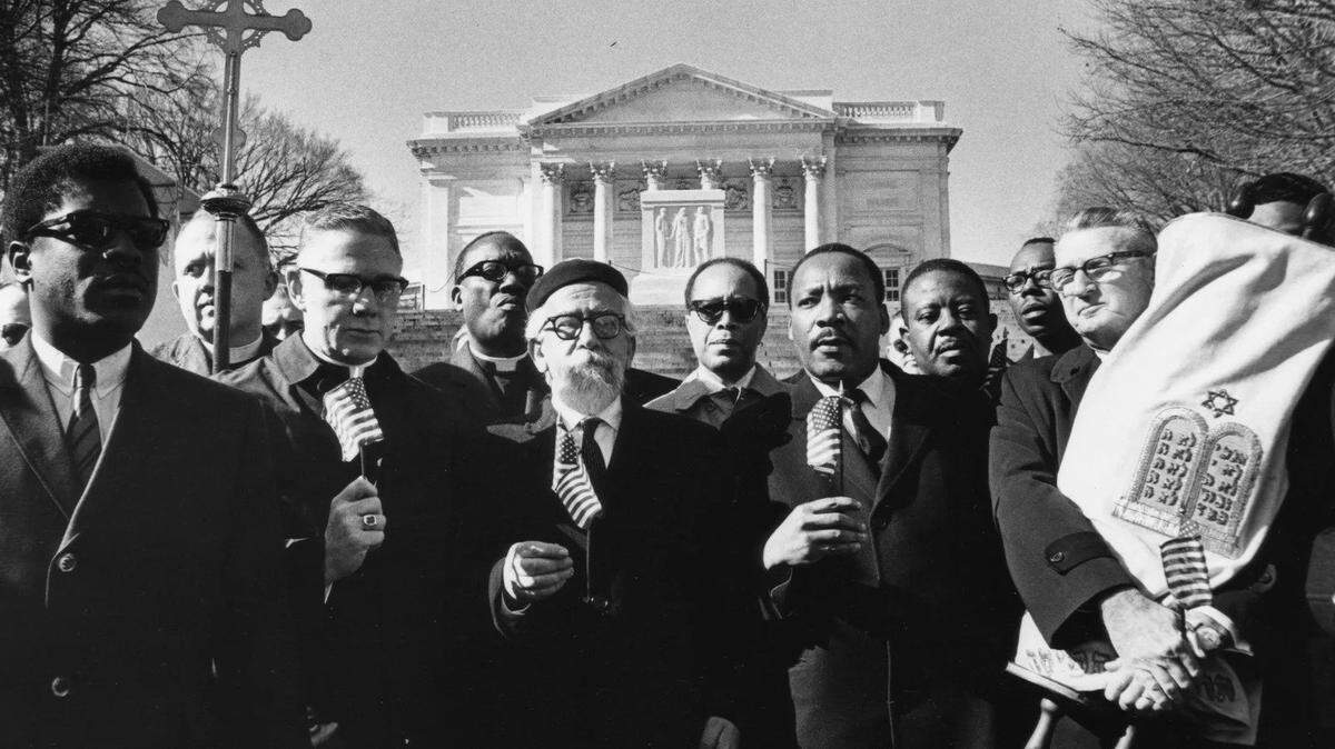 From left, Bishop James Shannon, Rabbi Abraham Heschel, Dr. Martin Luther King and Rabbi Maurice Eisendrath assemble at the Tomb of the Unknown Soldier at Arlington Cemetery in 1968.