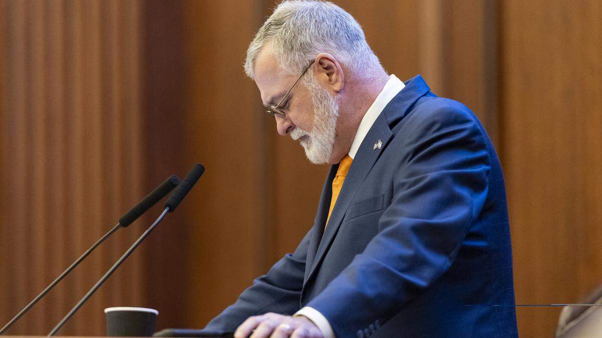 Florida Senate President Ben Albritton, R-Wauchula, prays during the first day of the legislative session at the Florida State Capitol on Tuesday, Jan. 13, 2026, in Tallahassee, Fla.